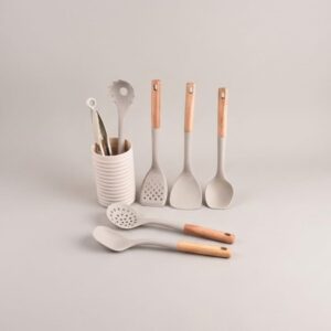 Silicone-Kitchenware-Set-Of-7-With-Storage-Barrel-Wooden-Handle-Stir-frying-Shovel-Spandrel-Fence-Colander-Kitchen-Kitchenware-Suit-1.jpeg 7-Piece Silicone Pack Nylon Cookware Set
